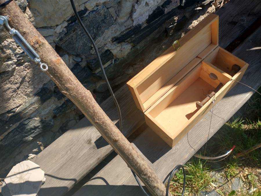 waterstringsdawm-stick_box.jpg waterstringsdawm-stick_box.jpg